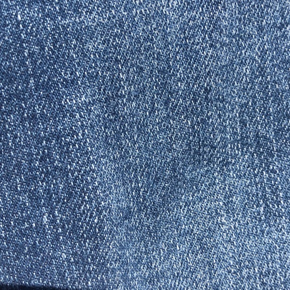 HOLLISTER MEDIUM WASH RIPPED JEANS - Picture 6 of 8